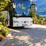 bialy-mercedes-tourismo-07